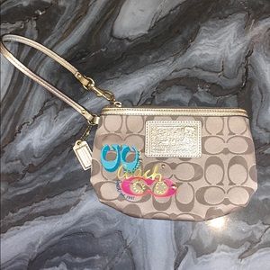 🆕 COACH Gold Mongram Wristlet blue/pink/gold